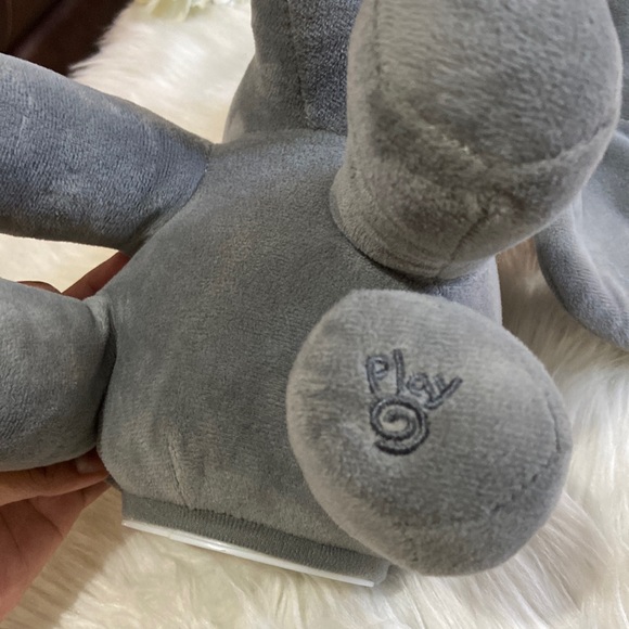 Flappy Ears Animated Elephant - Picture 13 of 17